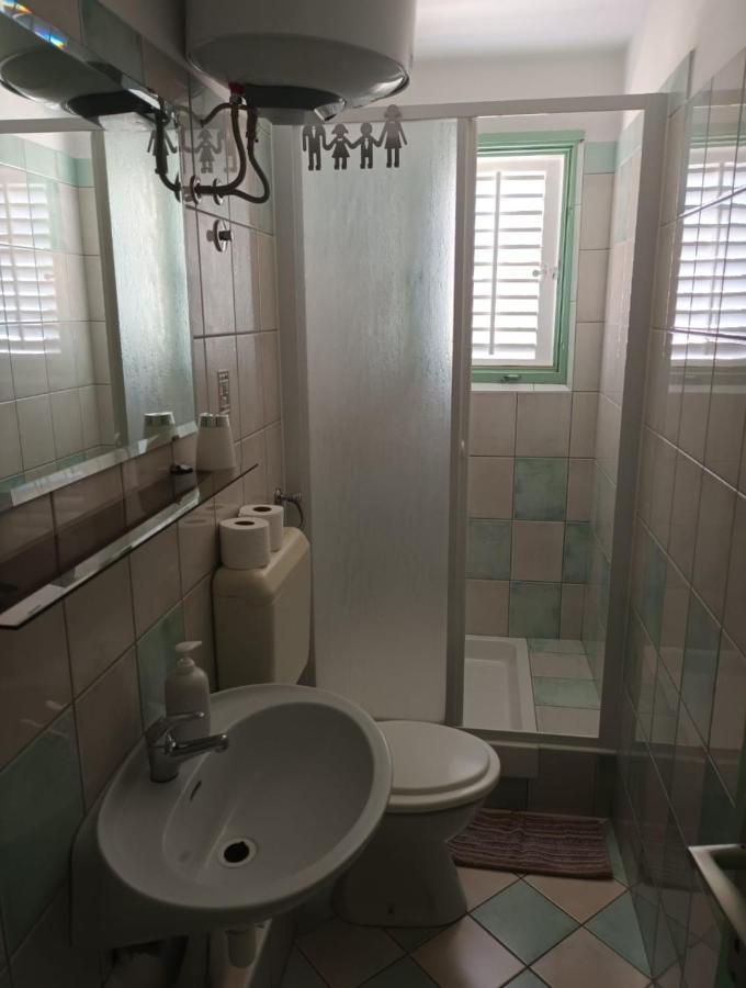 Apartments Martinovic By The Sea Kukljica Luaran gambar