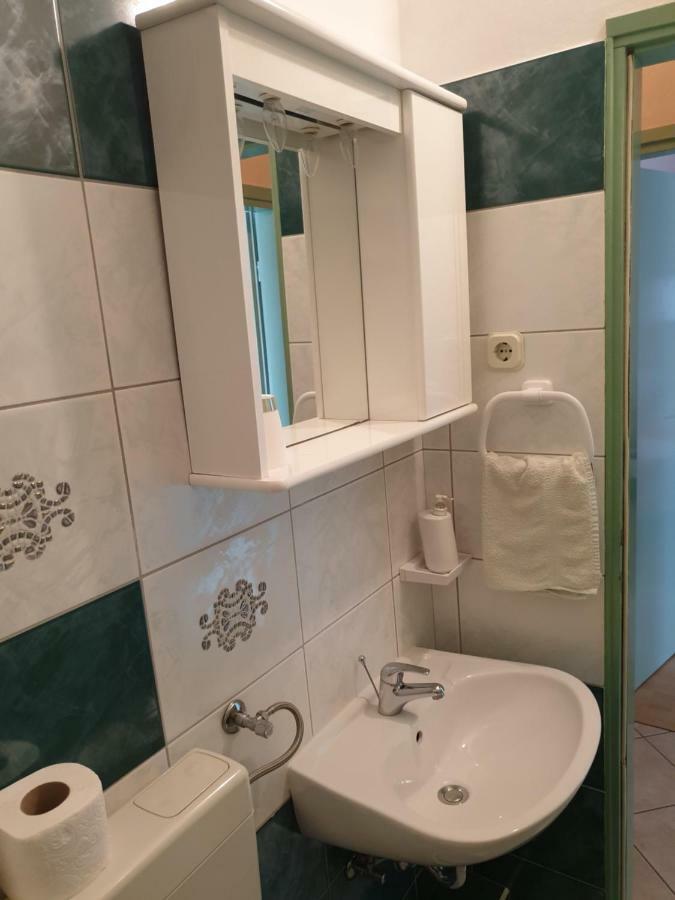 Apartments Martinovic By The Sea Kukljica Luaran gambar