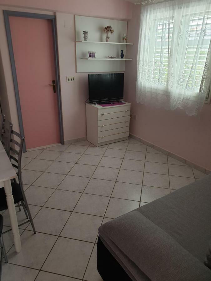 Apartments Martinovic By The Sea Kukljica Luaran gambar