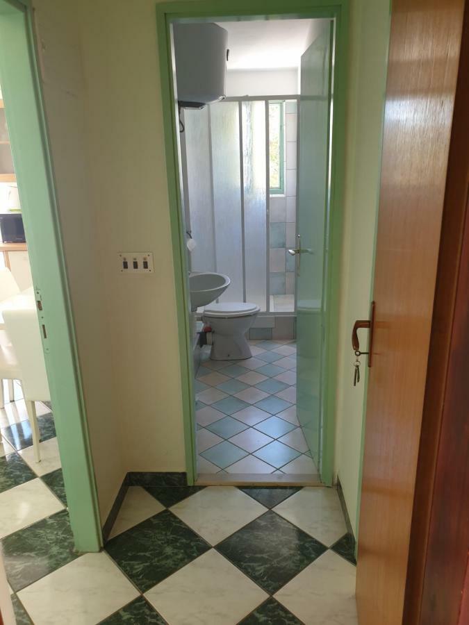 Apartments Martinovic By The Sea Kukljica Luaran gambar